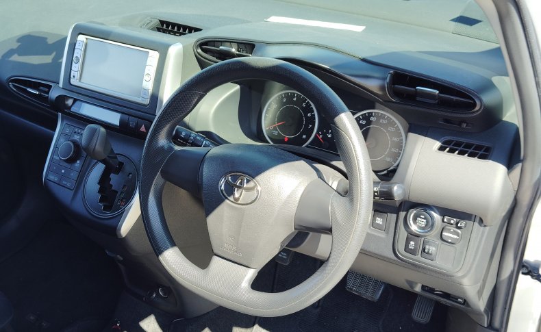 TOYOTA WISH 1.8X 2009