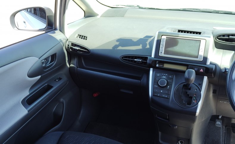 TOYOTA WISH 1.8X 2009