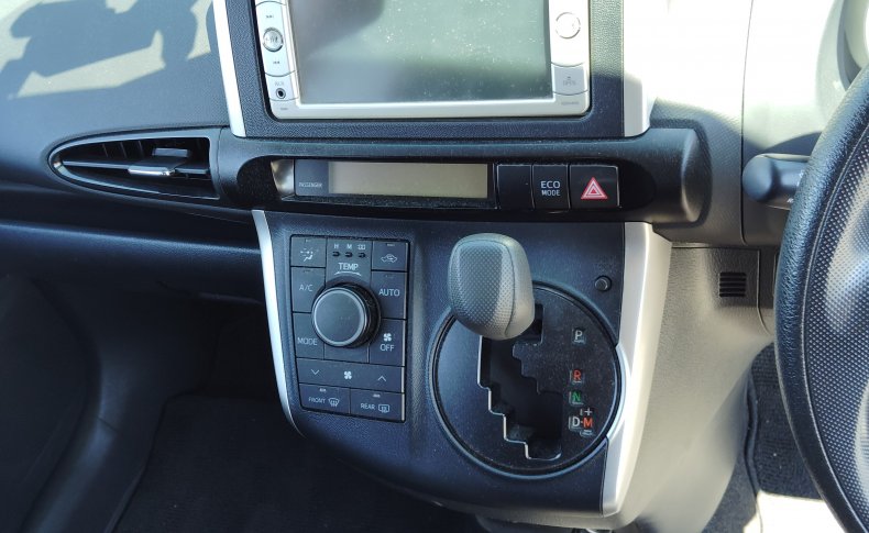 TOYOTA WISH 1.8X 2009