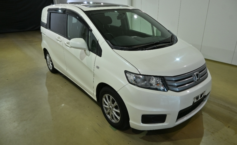 HONDA FREED SPIKE G Just Selection 2011