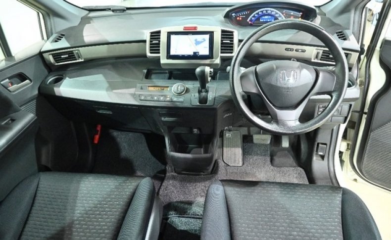 HONDA FREED SPIKE G Just Selection 2011