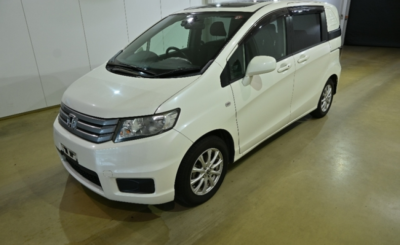 HONDA FREED SPIKE G Just Selection 2011