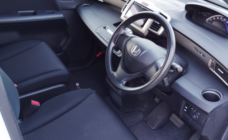 HONDA FREED SPIKE G Just Selection 2011
