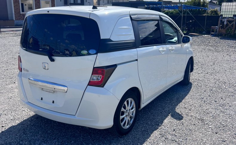 HONDA FREED SPIKE G Just Selection 2011