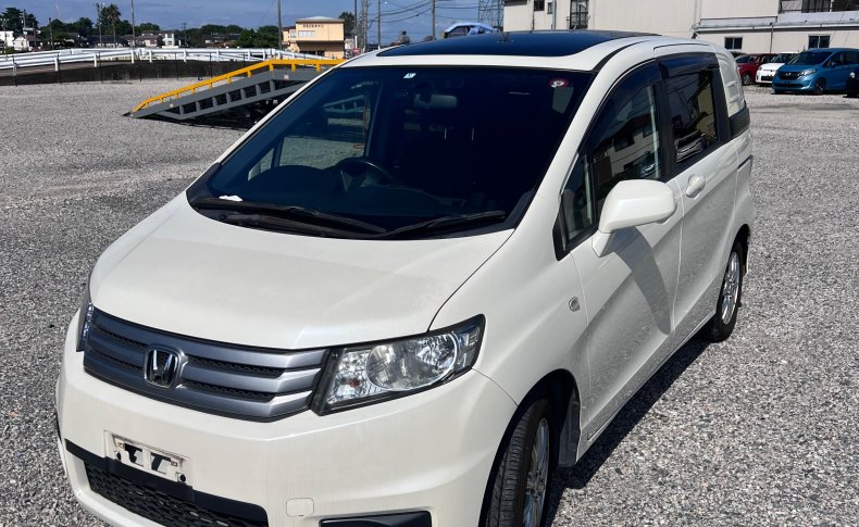HONDA FREED SPIKE G Just Selection 2011
