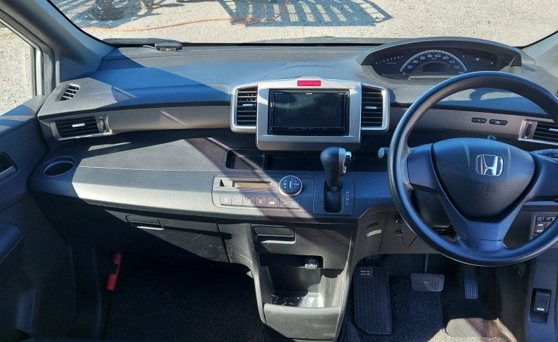 HONDA FREED SPIKE G Just Selection 2011