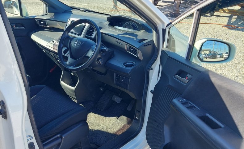 HONDA FREED SPIKE G Just Selection 2011