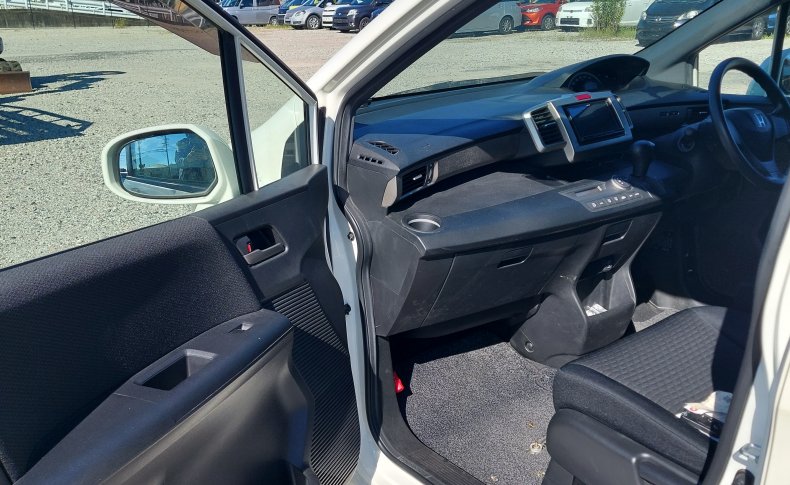 HONDA FREED SPIKE G Just Selection 2011