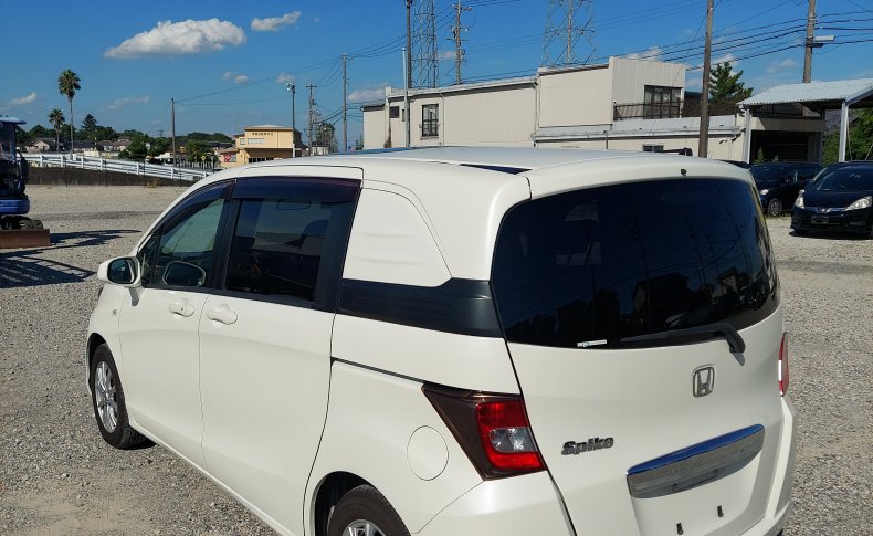HONDA FREED SPIKE G Just Selection 2011