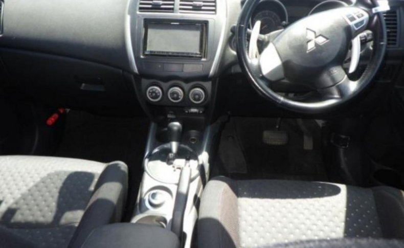 MITSUBISHI RVR G 2010