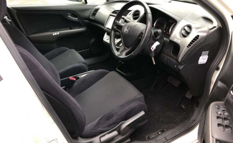 HONDA STREAM RSZ 2009