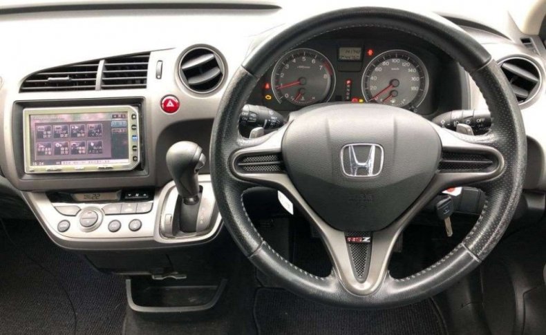 HONDA STREAM RSZ 2009