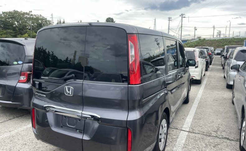 HONDA STEPWGN G 2016