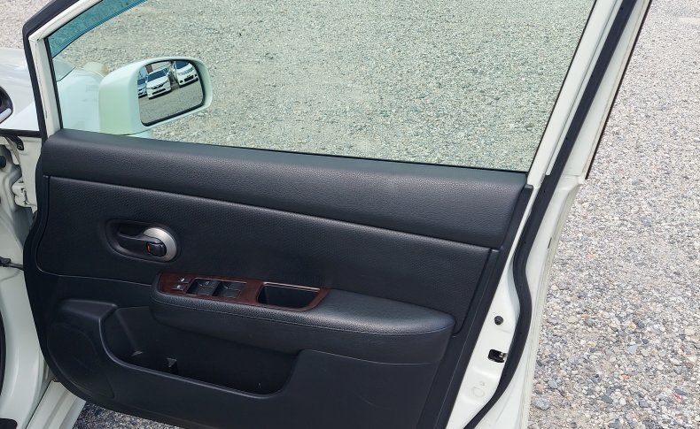 NISSAN TIIDA Axis Black 2009