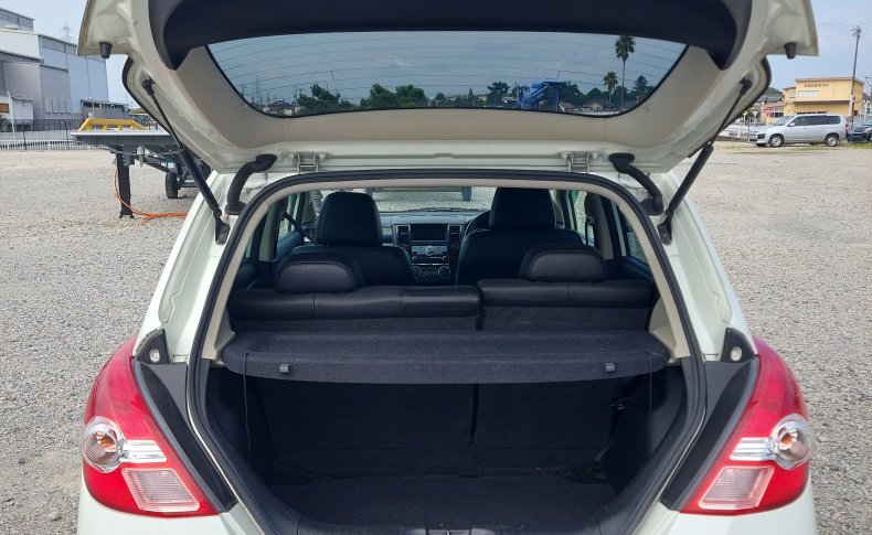 NISSAN TIIDA Axis Black 2009