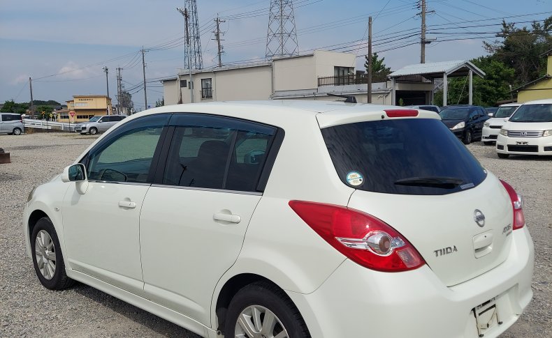 NISSAN TIIDA Axis Black 2009