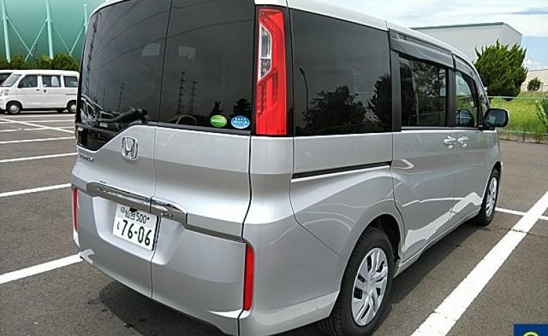 HONDA STEPWGN 4 WD 7-SEATERS 2015