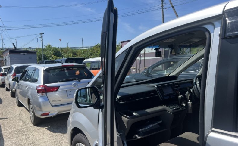 HONDA STEPWGN 4 WD 7-SEATERS 2015