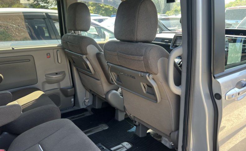 HONDA STEPWGN 4 WD 7-SEATERS 2015