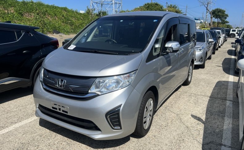 HONDA STEPWGN 4 WD 7-SEATERS 2015