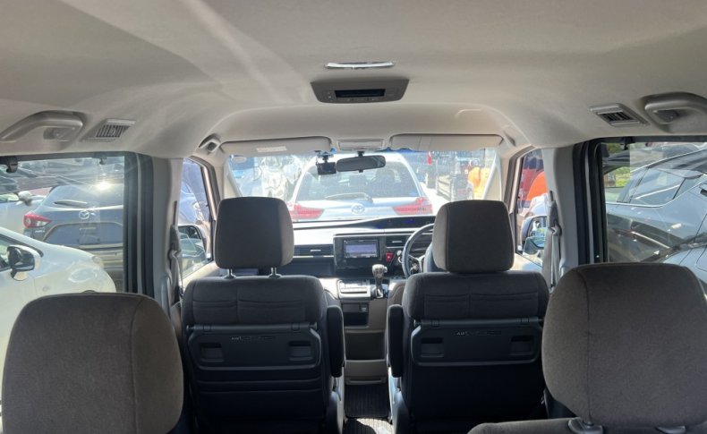HONDA STEPWGN 4 WD 7-SEATERS 2015
