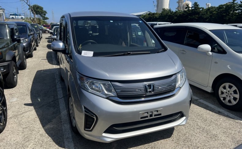 HONDA STEPWGN 4 WD 7-SEATERS 2015