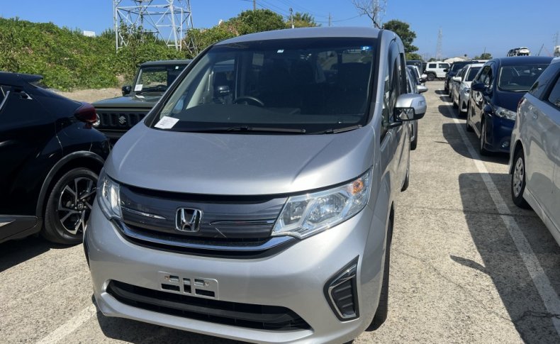 HONDA STEPWGN 4 WD 7-SEATERS 2015