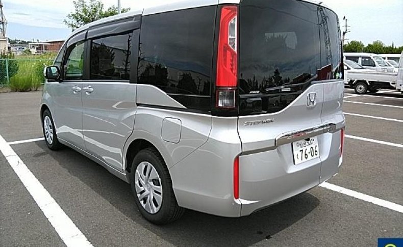 HONDA STEPWGN 4 WD 7-SEATERS 2015