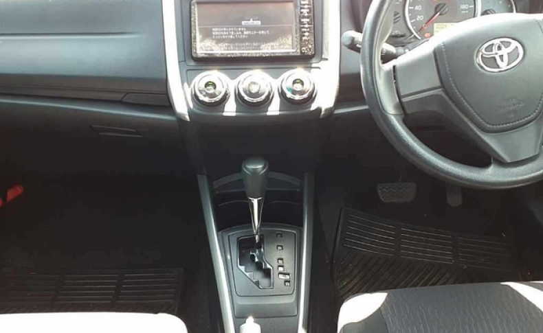 TOYOTA COROLLA FIELDER 1.5X 4WD 2015