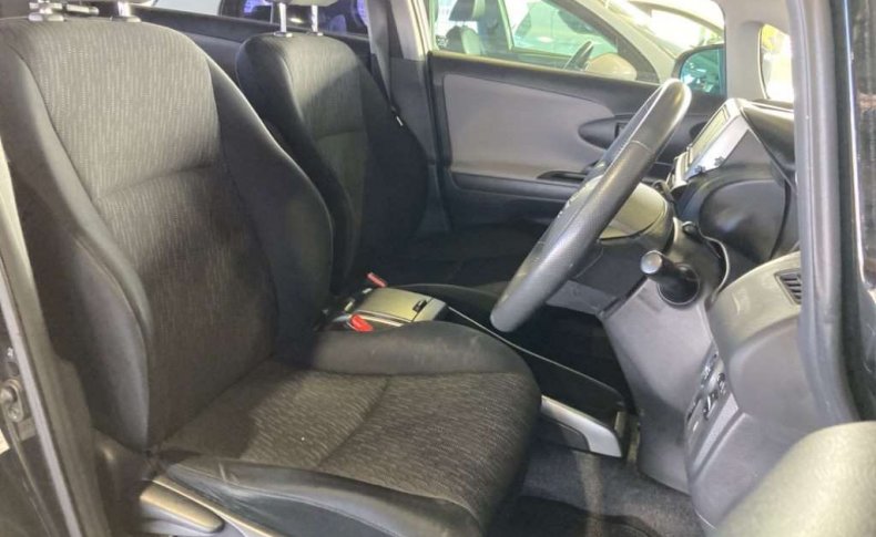 TOYOTA WISH 1.8X HID Selection 4WD 2011