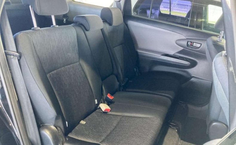TOYOTA WISH 1.8X HID Selection 4WD 2011