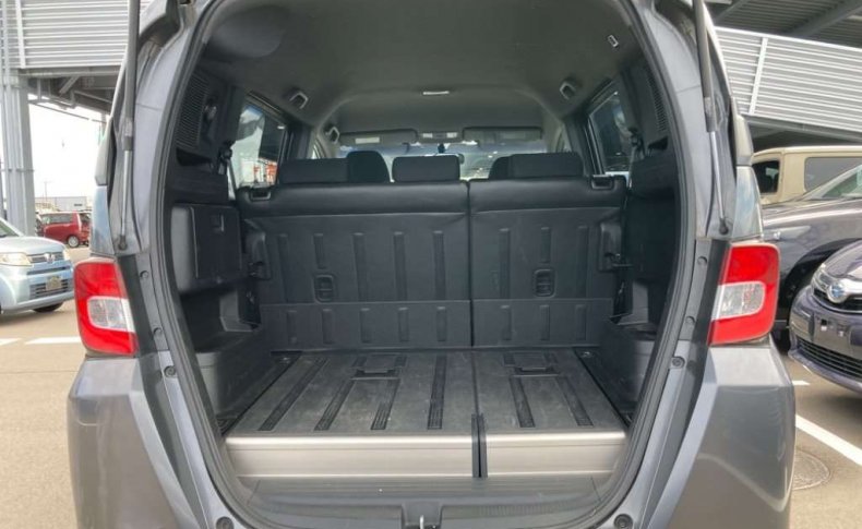 HONDA FREED SPIKE G Just Selection 2011