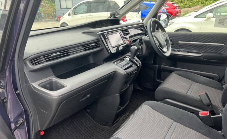 HONDA STEPWGN SPADA 7-SEATERS 2016