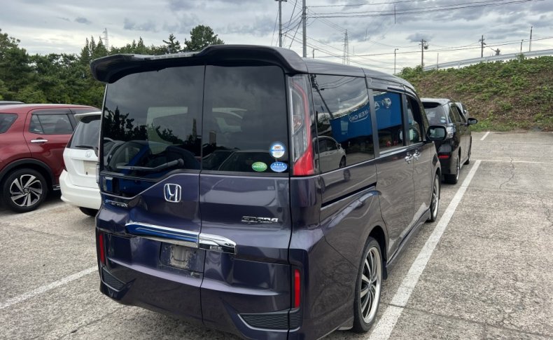 HONDA STEPWGN SPADA 7-SEATERS 2016