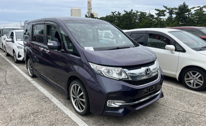 HONDA STEPWGN SPADA 7-SEATERS 2016