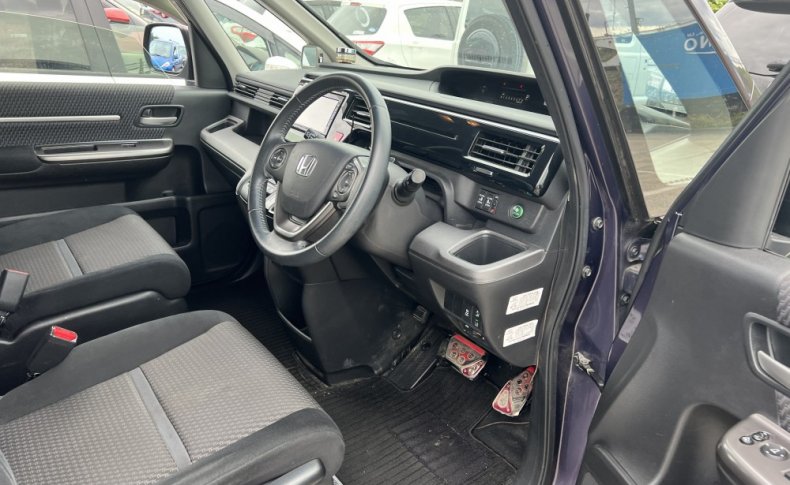 HONDA STEPWGN SPADA 7-SEATERS 2016