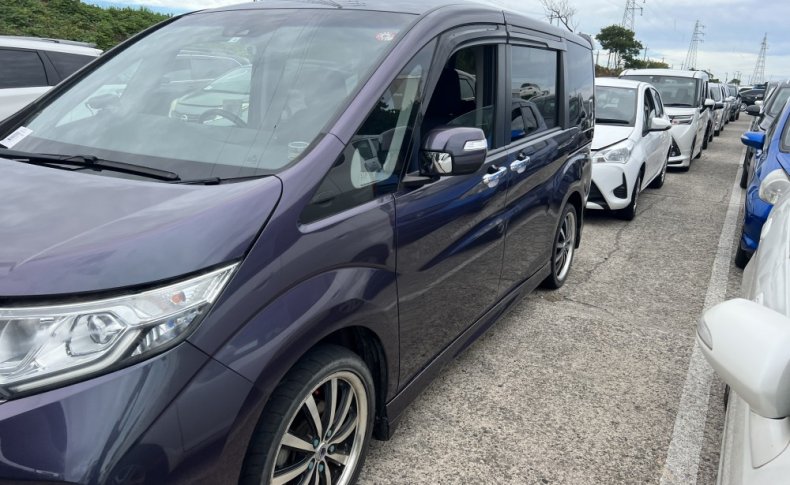 HONDA STEPWGN SPADA 7-SEATERS 2016