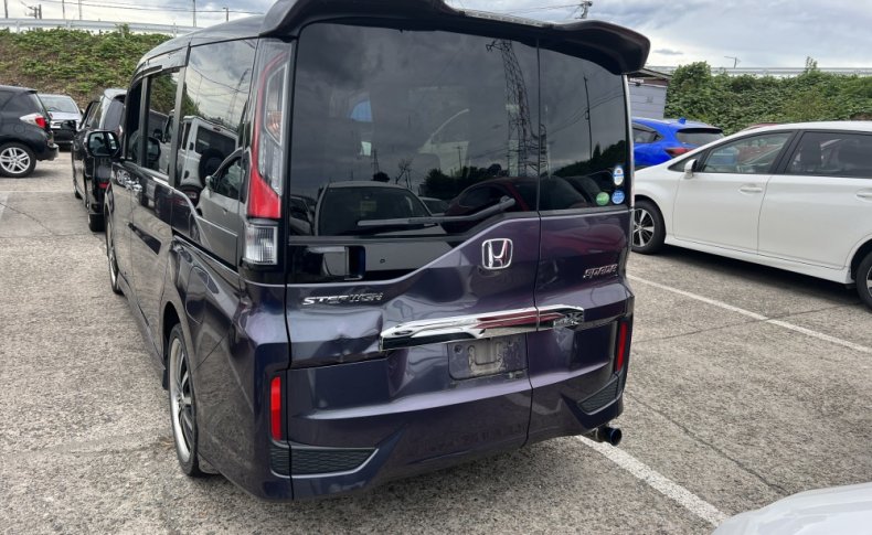 HONDA STEPWGN SPADA 7-SEATERS 2016