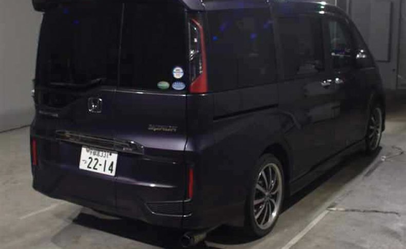 HONDA STEPWGN SPADA 7-SEATERS 2016