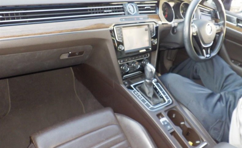 VOLKSWAGEN PASSAT VARIANT HIGH LINE 2015