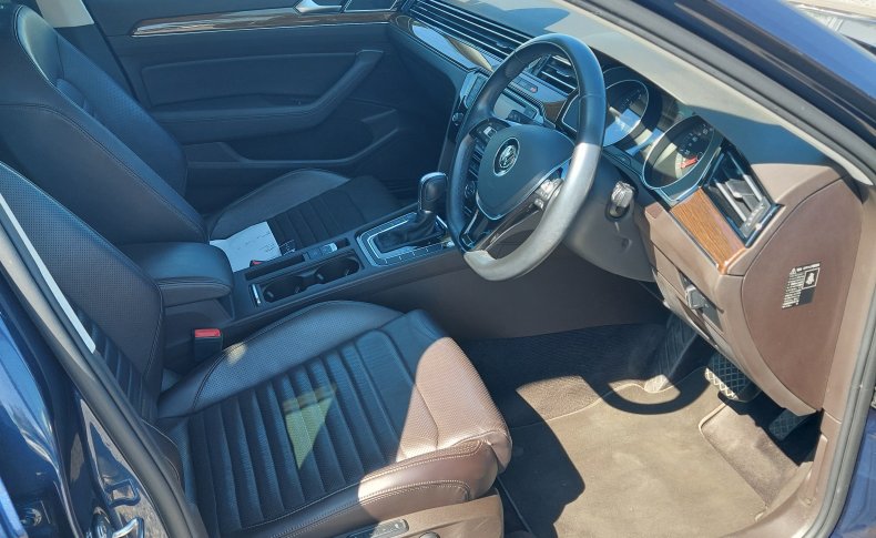 VOLKSWAGEN PASSAT VARIANT HIGH LINE 2015