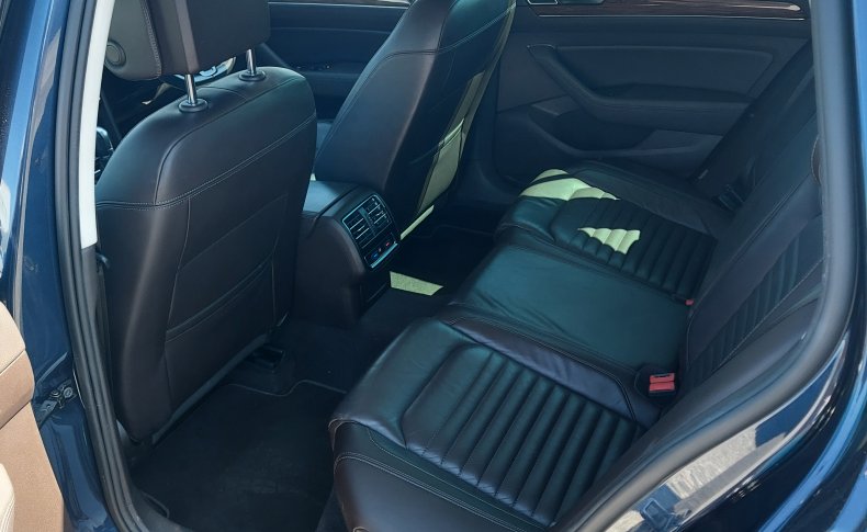 VOLKSWAGEN PASSAT VARIANT HIGH LINE 2015