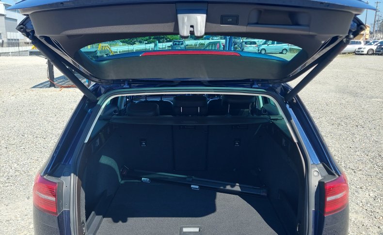 VOLKSWAGEN PASSAT VARIANT HIGH LINE 2015