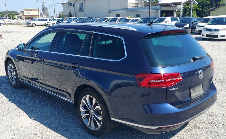 VOLKSWAGEN PASSAT VARIANT HIGH LINE 2015