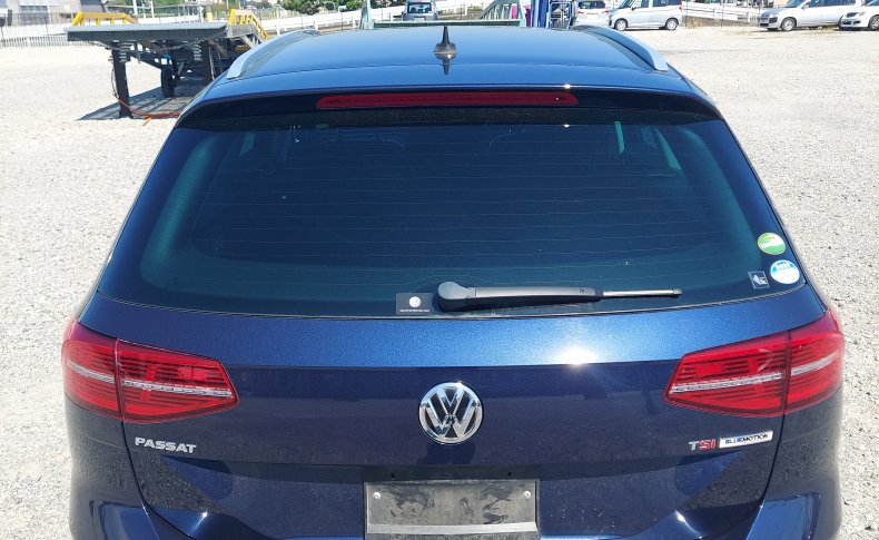 VOLKSWAGEN PASSAT VARIANT HIGH LINE 2015