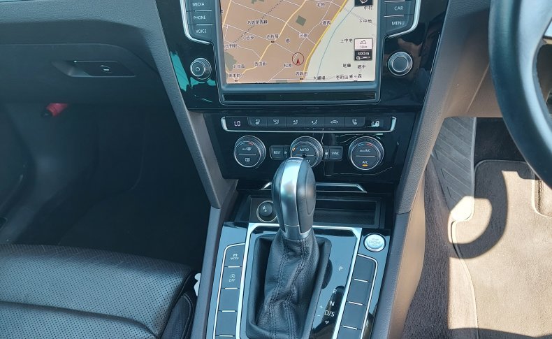 VOLKSWAGEN PASSAT VARIANT HIGH LINE 2015