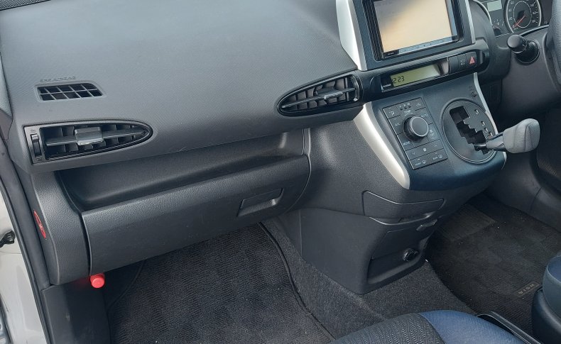 TOYOTA WISH 1.8X 2009
