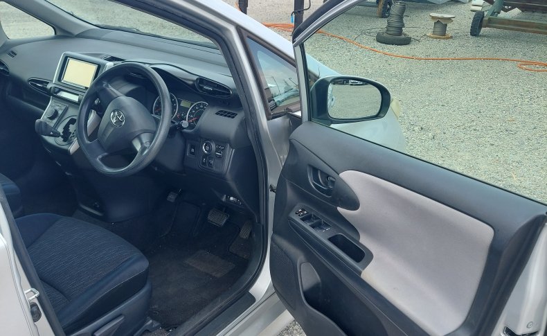 TOYOTA WISH 1.8X 2009