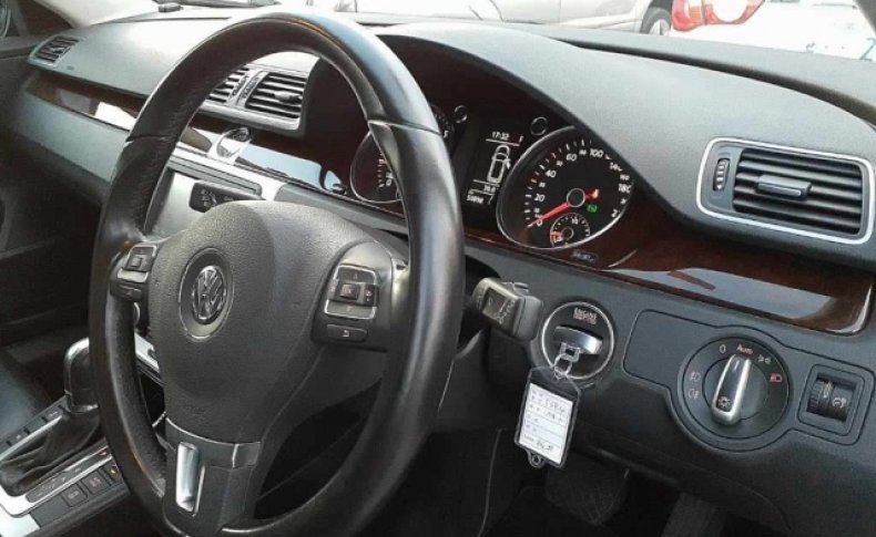 VOLKSWAGEN PASSAT VARIANT HIGH LINE 2011