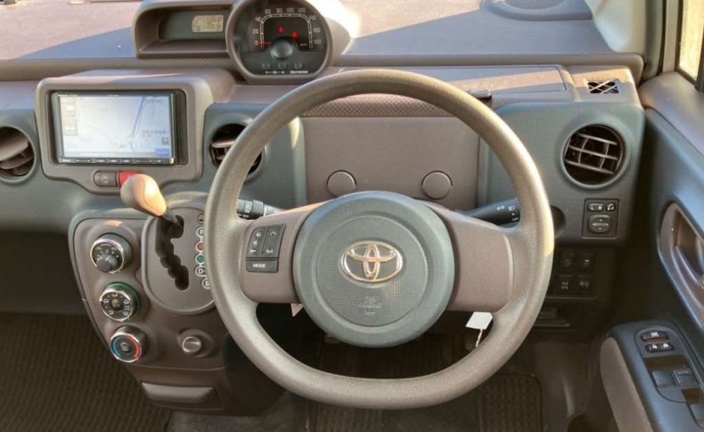 TOYOTA SPADE F 4WD 2014